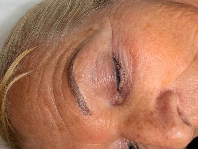 Allungamento ciglia — Estetica Beauty & Care